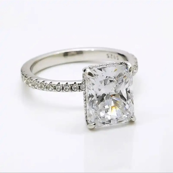 Super sparkly radiant cut 4 carat engagement halo wedding ring - Picture 5 of 6